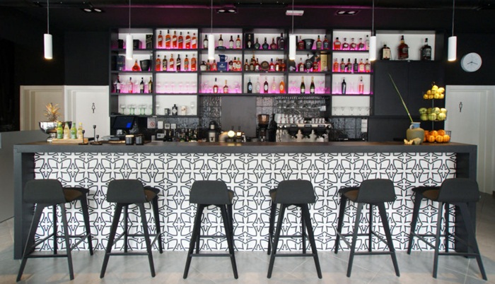 Vlasnik kafića u Glamoču uhapšen jer nije zatvorio lokal