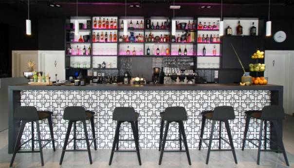 Vlasnik kafića u Glamoču uhapšen jer nije zatvorio lokal