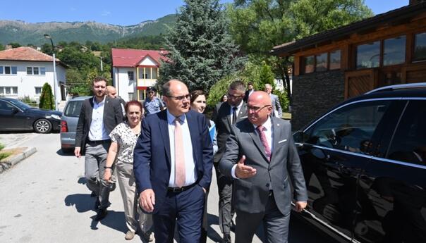 Vlasti i privrednici trebaju raditi zajedno na unapređenju ambijenta za investiranje