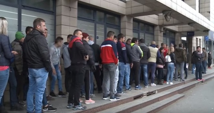 Vlasti ne čuju alarm: Za 6 godina BiH napustilo 200 hiljada građana