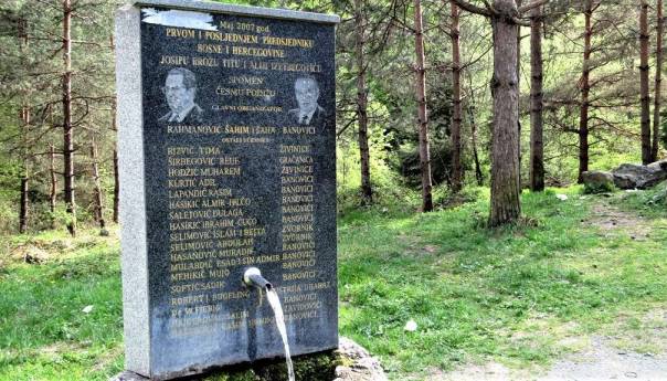 Voda na 17 javnih česmi u TK nije za piće