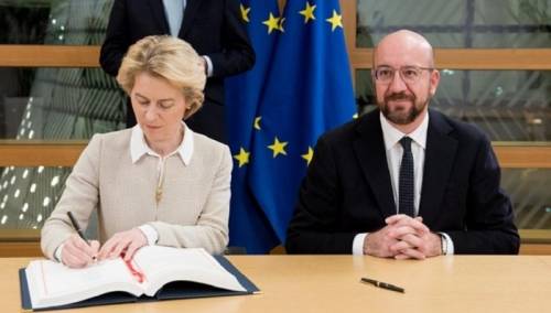 Vodeći zvaničnici EU potpisali trgovinski sporazum s Britanijom