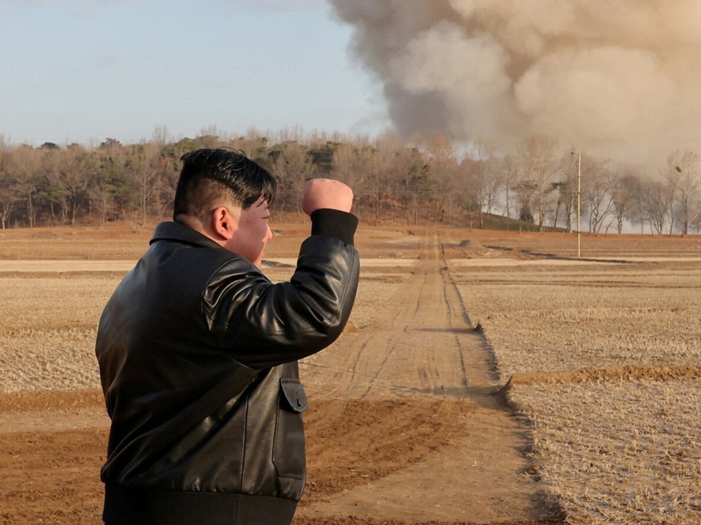 Vođa Sjeverne Koreje nadgledao probno ispaljivanje raketa