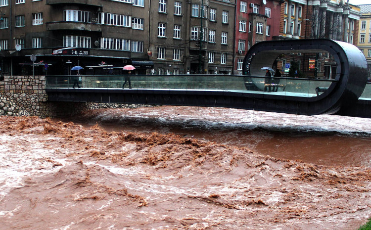 Vodostaj Miljacke u Sarajevu i dalje je visok