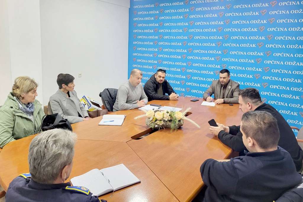 Vodostaji u Odžaku u padu, na snazi i dalje mjere odbrane od poplava