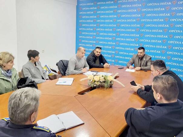 Vodostaji u Odžaku u padu, na snazi i dalje mjere odbrane od poplava