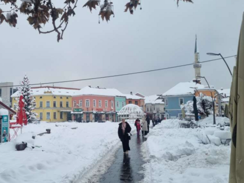 Vodostaji u opadanju u BPK, grad i dalje bez vode