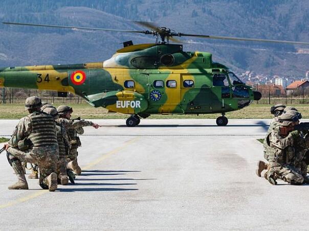 Vojnici EUFOR-a vježbali iskrcavanje iz helikoptera i akciju