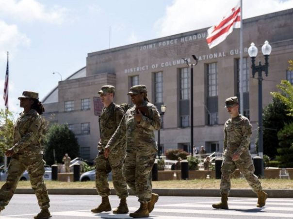 Vojnici Nacionalne garde patroliraju ulicama Vašingtona