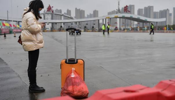 Vojnim avionom u Francusku iz Wuhana doputovalo 200 putnika