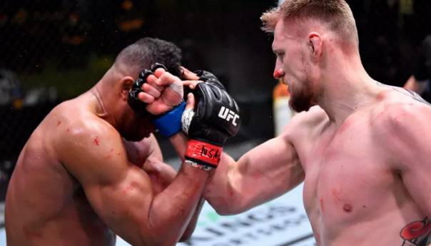 Volkov brutalno pretukao legendarnog Overeema