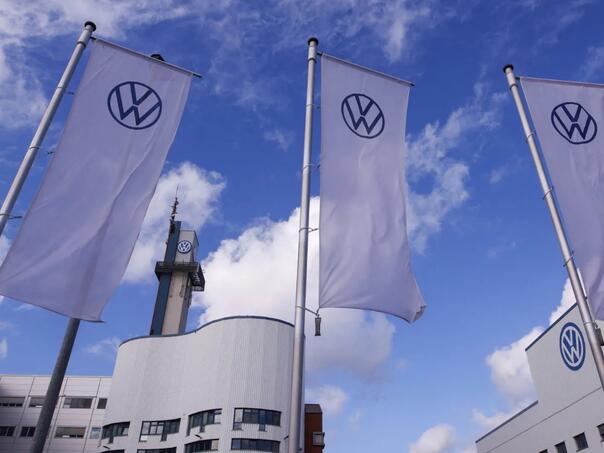 Volkswagen gubi milijarde eura zbog Porschea i Trumpovih carina