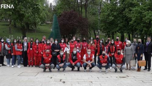 Volonteri Crvenog križa FBiH i KS-a odali počast ubijenoj djeci Sarajeva