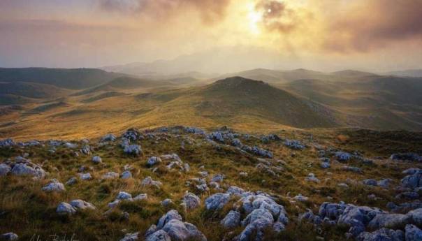 Volonteri, predstavnici vlada i međunarodne zajednice očistili stazu Via Dinarice
