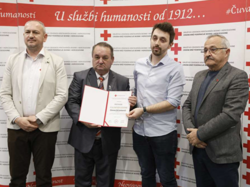 Volonterima Crvenog križa FBiH dodijeljena priznanja za doprinos i posvećenost u 2025. godini