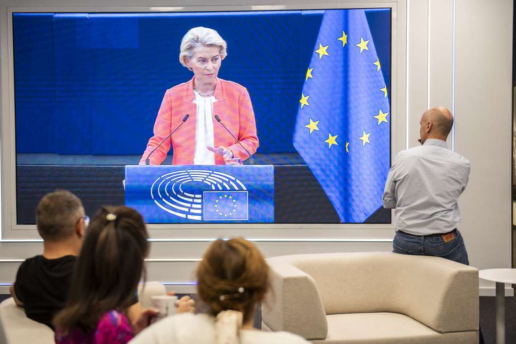 Von der Leyen posjetit će Italiju u vrijeme priliva migranata