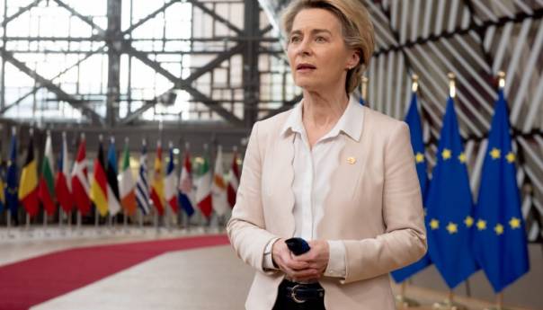 Von der Leyen razgovarala s čelnikom AstraZenece o isporuci vakcina