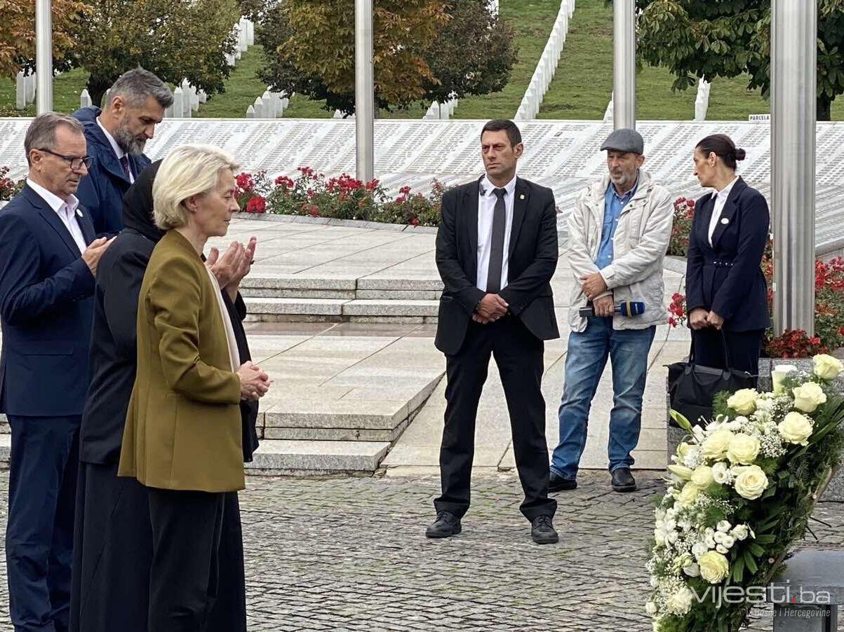 Von der Leyen u Potočarima: Posjeta Srebrenici me je duboko dirnula