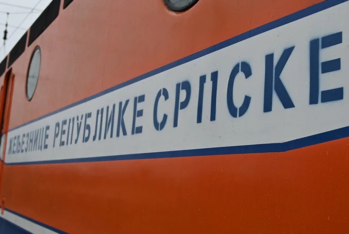 Voz pokosio auto kod Banjaluke, nema povrijeđenih