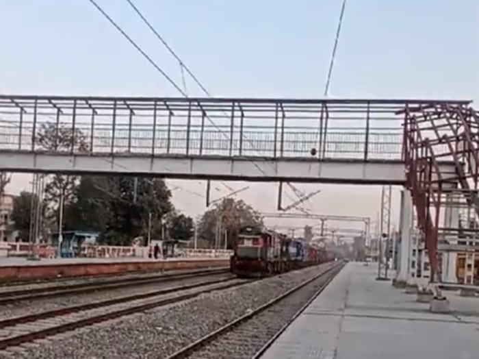 Voz u Indiji prešao više od 70 km bez mašinovođe