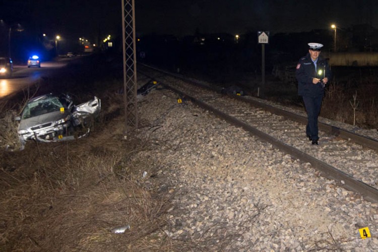 Voz udario automobil, žena poginula kod Prijedora