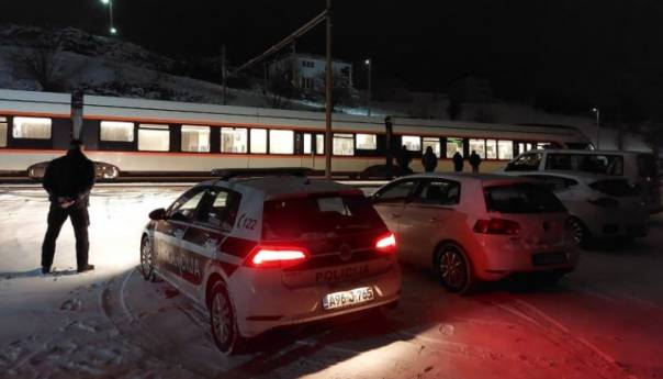 Voz usmrtio muškarca kod Sarajeva