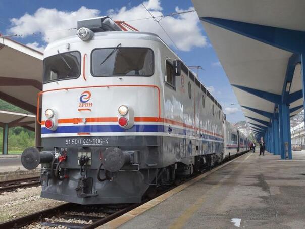 Voz usmrtio ženu u Semizovcu