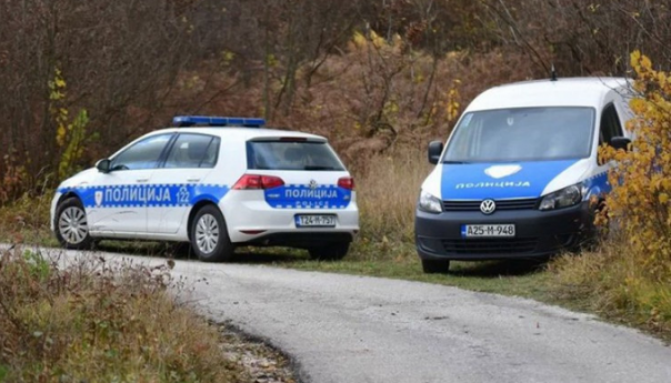 Vozač iz Laktaša automobilom sletio s kolovoza