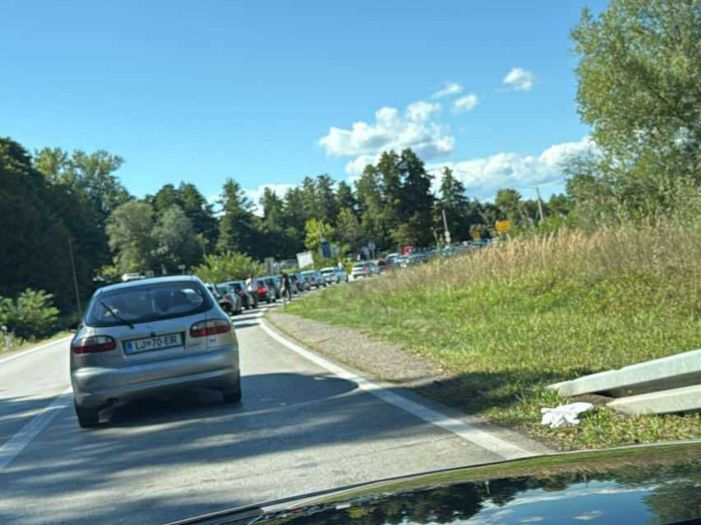 Vozač iz Sarajeva sletio s ceste kod Bosanske Gradiške