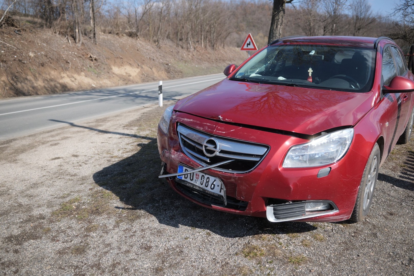 Vozač iz Vučićeve pratnje izazvao udes, očevici: Nisu se ni zaustavili da pomognu