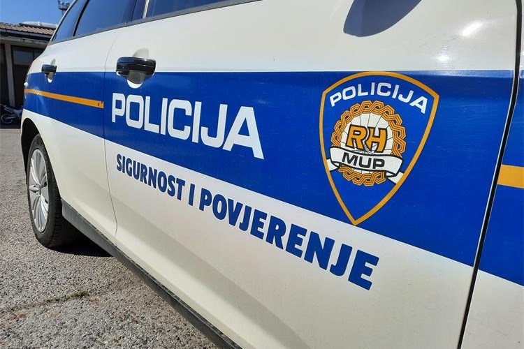 Vozač kod Zagreba pokušao pregaziti policajca, došlo i do pucnjave