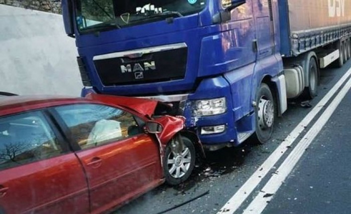 Vozač povrijeđen u sudaru kod Vranduka preminuo u zeničkoj bolnici