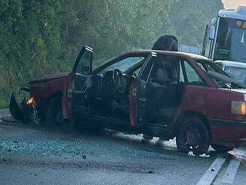 Vozač udario u zaštitnu ogradu na M-17, sinoć gorjela i trafo stanica kod Zenice