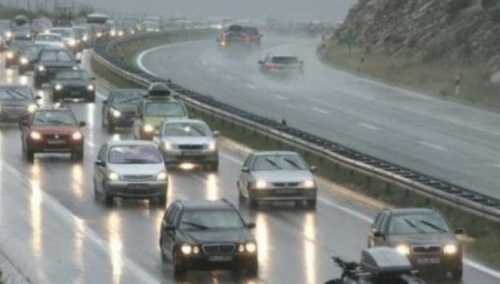 Vozači oprez: Učestali odroni, kolovoz vlažan