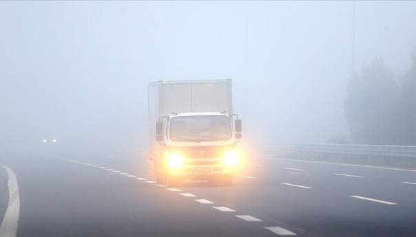 Vozači se upozoravaju na mjestimično smanjenu vidljivost zbog magle