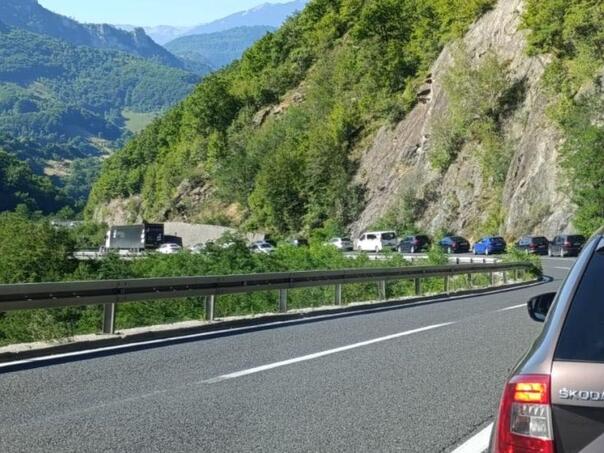 Vozači, strpljenje: Gužve na bh. cestama su svakodnevne