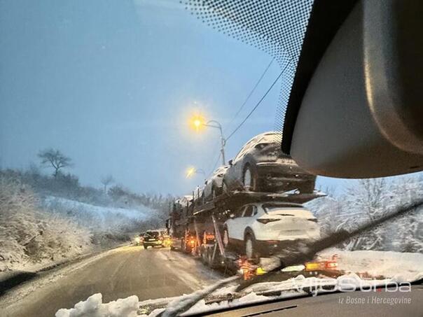 Vozači, strpljenje: Kolaps na Kobiljoj Glavi, saobraća se jednom trakom