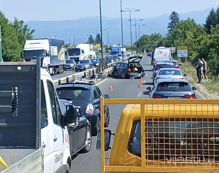Vozači, strpljivo: Nesreća na brzoj cesti Sarajevo - Blažuj