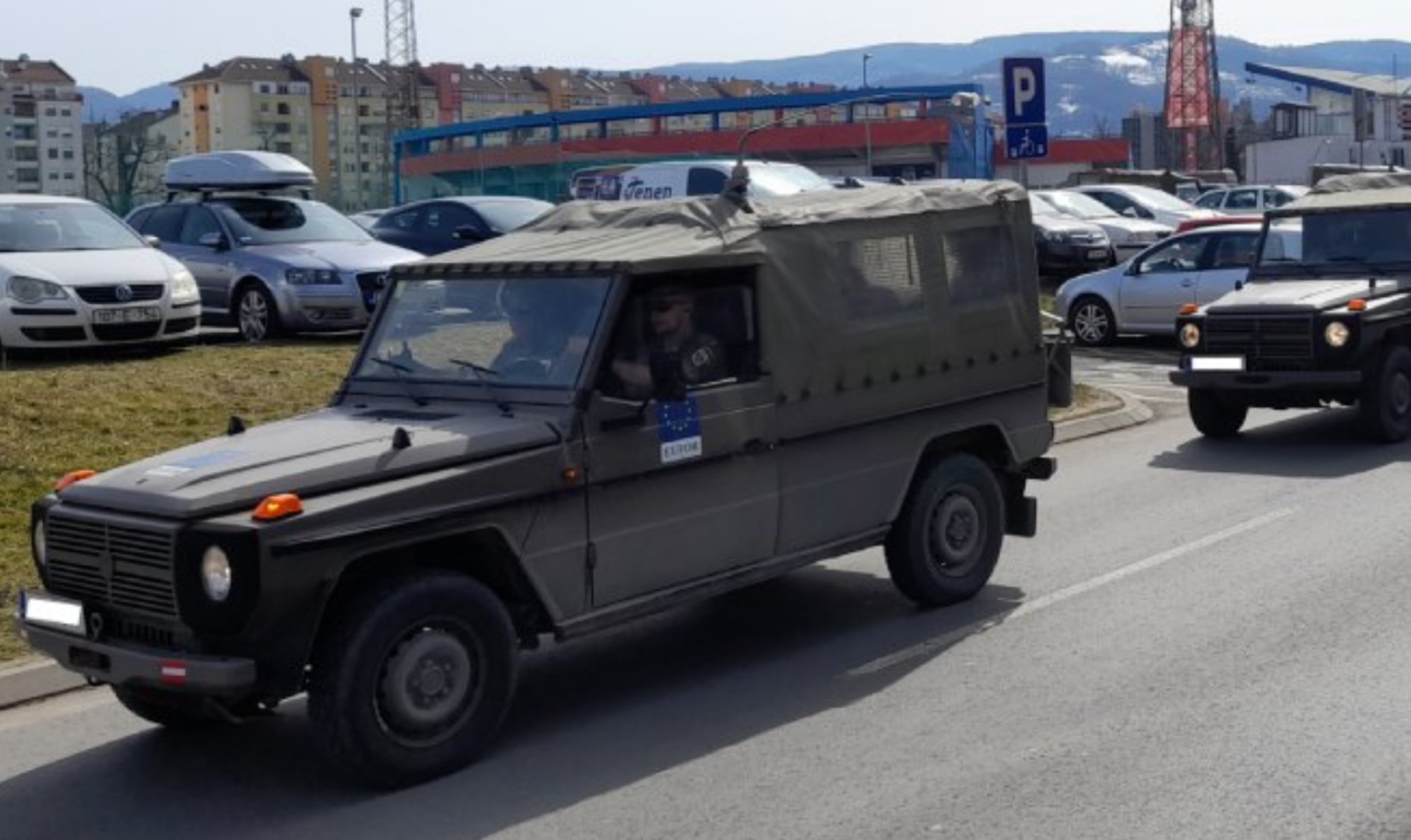 Vozila i pripadnici EUFOR-a provozali se Banjalukom