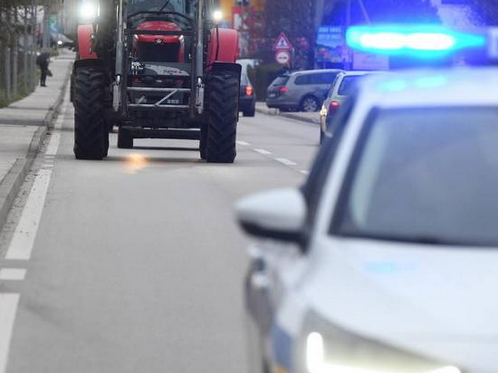 Vozili pijani, s isteklom registracijom i neispravnim traktorima