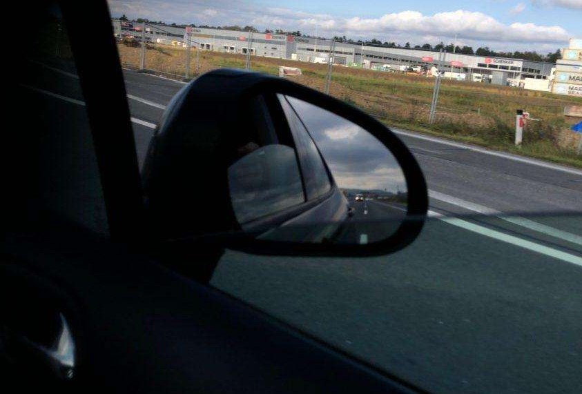 Vozili skoro 100 kilometara, pa skontali da im je sin mrtav