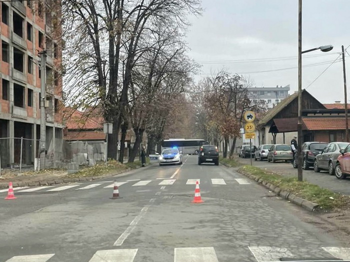 Vozilo udarilo pješaka u Bijeljini, blokirana ulica
