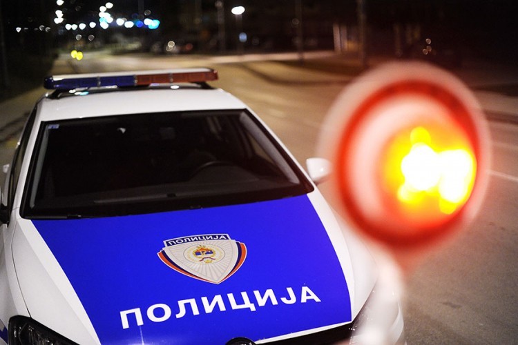 Vozio bez vozačke neregistrovan auto, a za kazne dugovao 9.970 KM