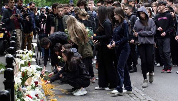 Vraća se nastava u OŠ 'Vladislav Ribnikar', pojačano prisustvo policije