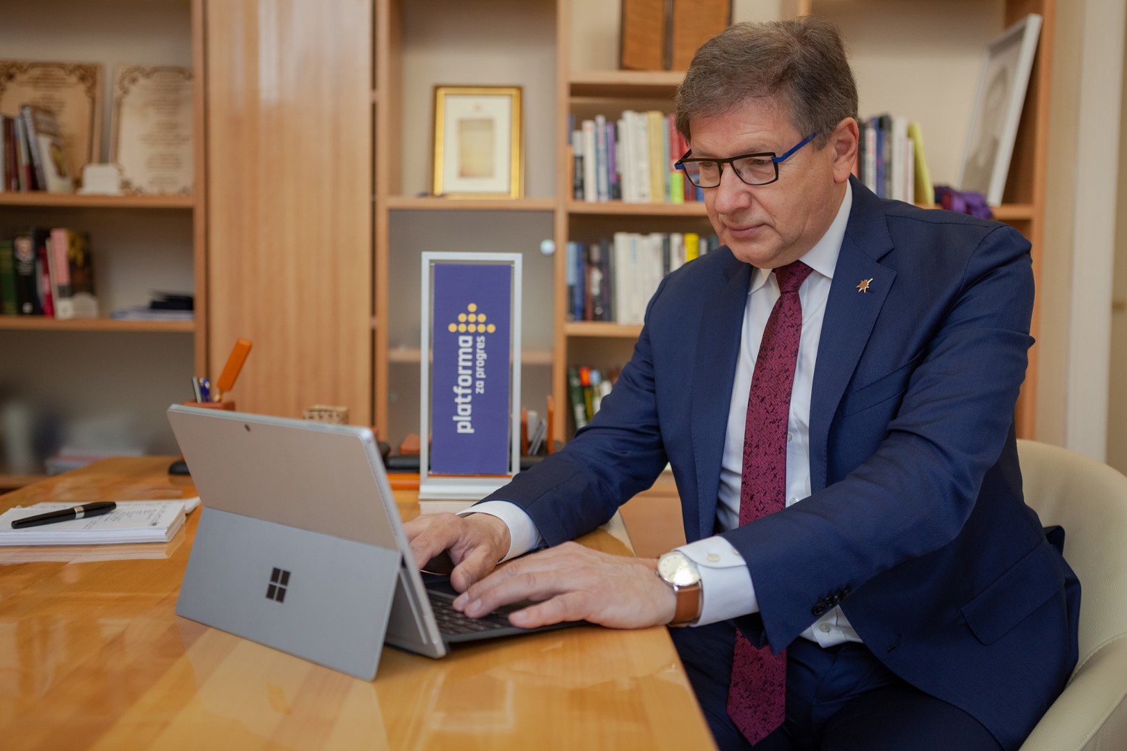 Vraća se onome što zna: Hadžikadić osniva institut za tehnologiju