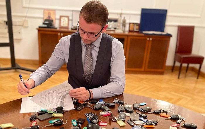 Vraćeni svi ključevi od preko 50 službenih automobila