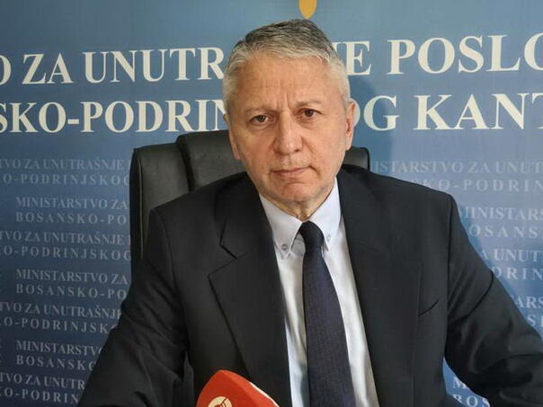 Vranj: Oduzimanje zastava s ljiljanima neutemeljeno i nedopustivo, ne plaćajte