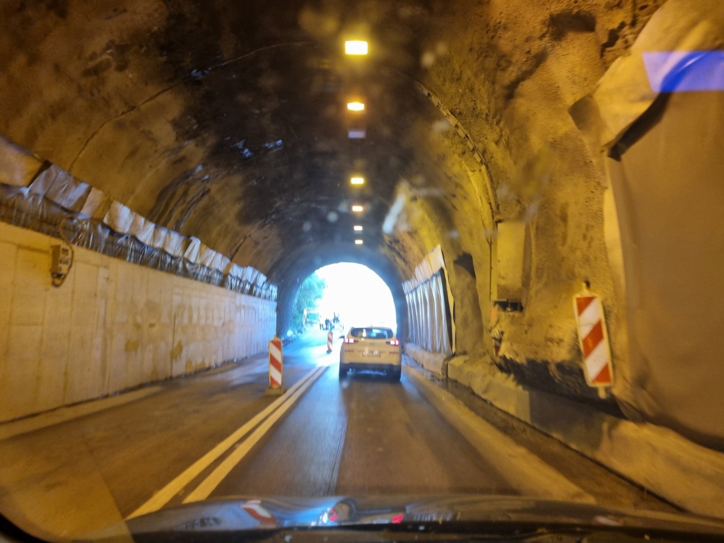 Vremenski uvjeti za vožnju povoljni, promet vozila slab do umjeren