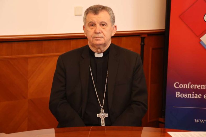 Vrhbosanski nadbiskup Tomo Vukšić čestitao ramazanski Bajram