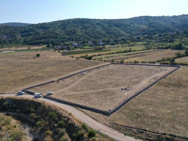 Vrijedan podvig: Stočani za dan završili zid oko harema